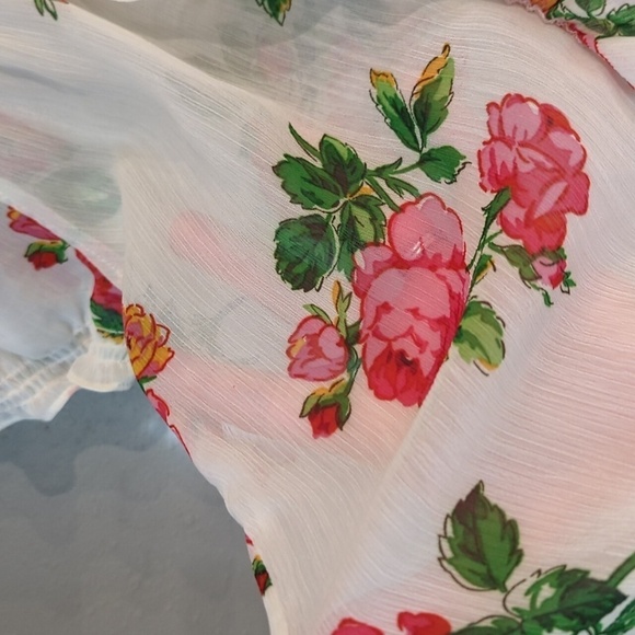 Hollister Y2K See Through Floral Flutter Top Beach Festival Medium Roses - Picture 5 of 8